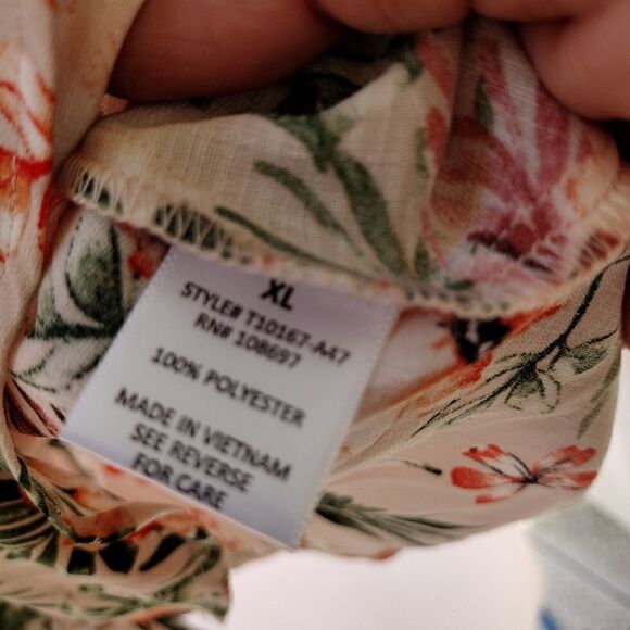 Sweet rain peekaboo top - Picture 4 of 8